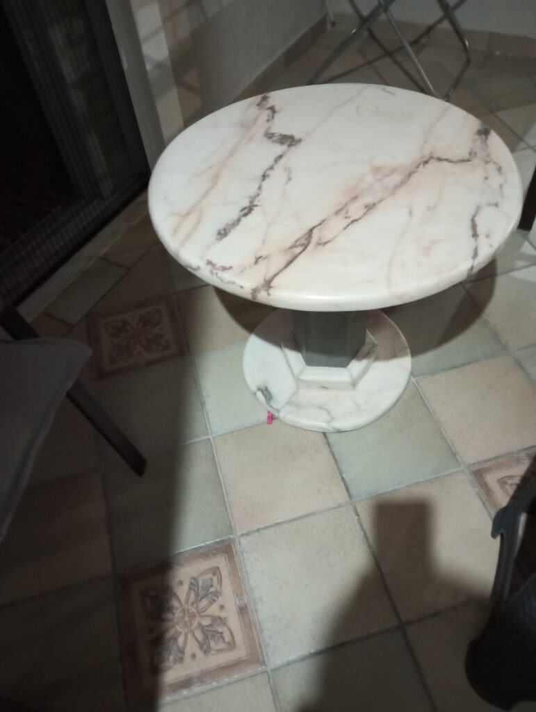 άσρπ μαρμάρινο τραπεζάκι